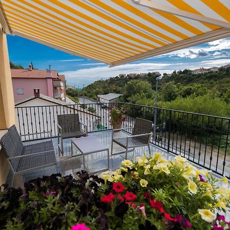 Rimac Apartment And Rooms Novi Vinodolski Buitenkant foto