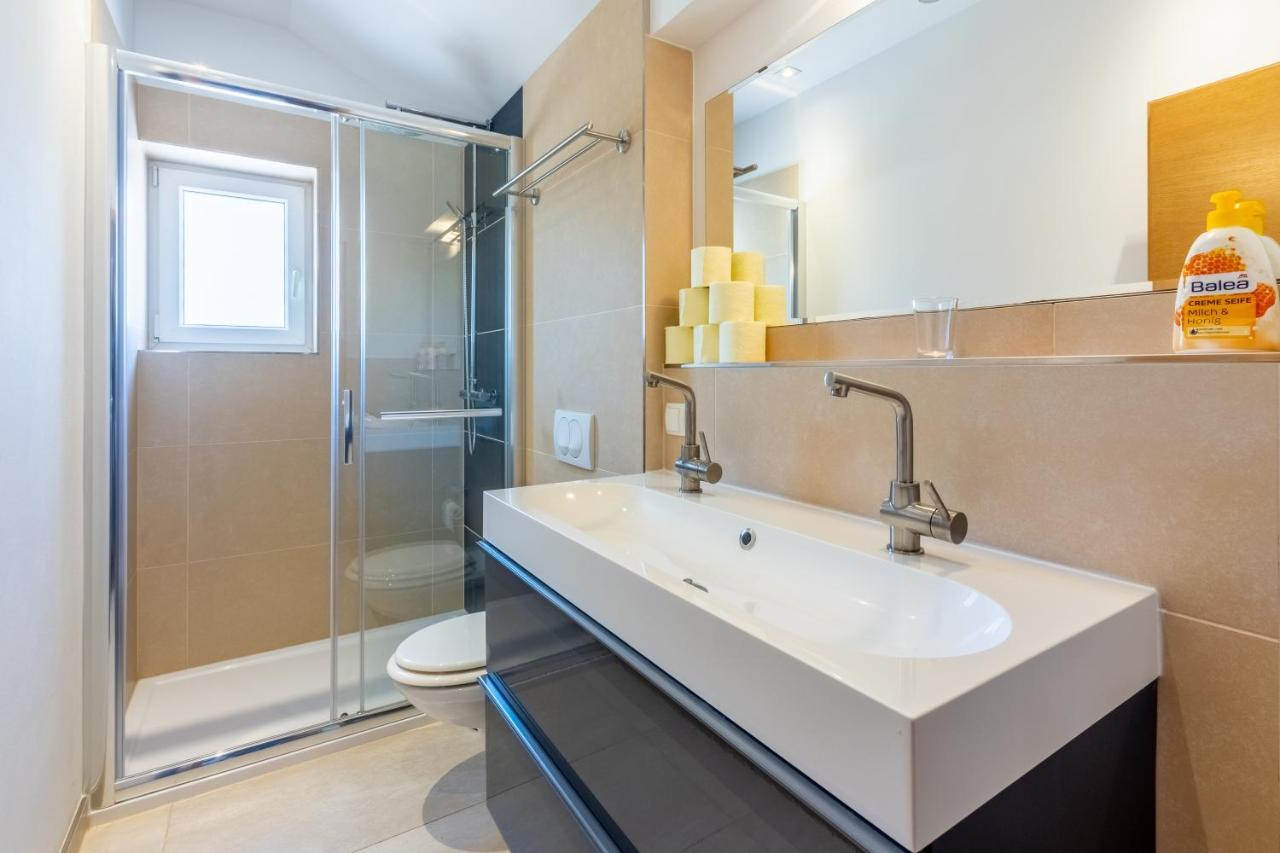 Rimac Apartment And Rooms Novi Vinodolski Buitenkant foto