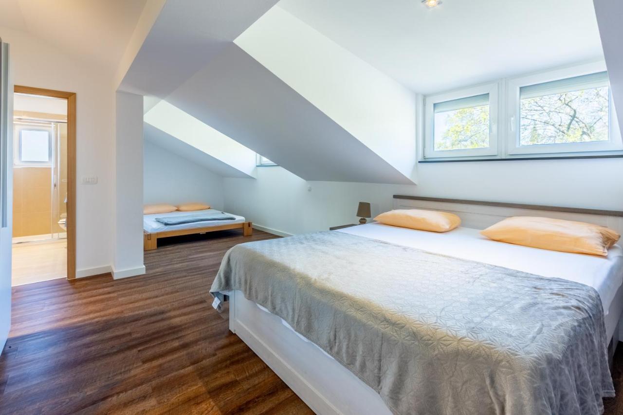 Rimac Apartment And Rooms Novi Vinodolski Buitenkant foto