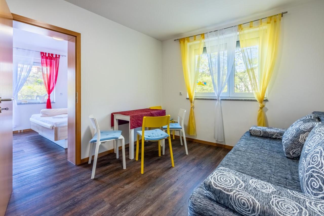 Rimac Apartment And Rooms Novi Vinodolski Buitenkant foto