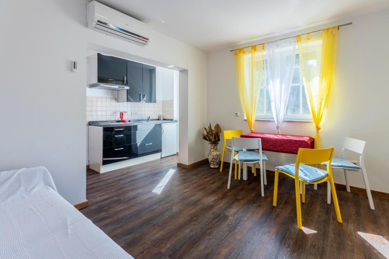 Rimac Apartment And Rooms Novi Vinodolski Buitenkant foto