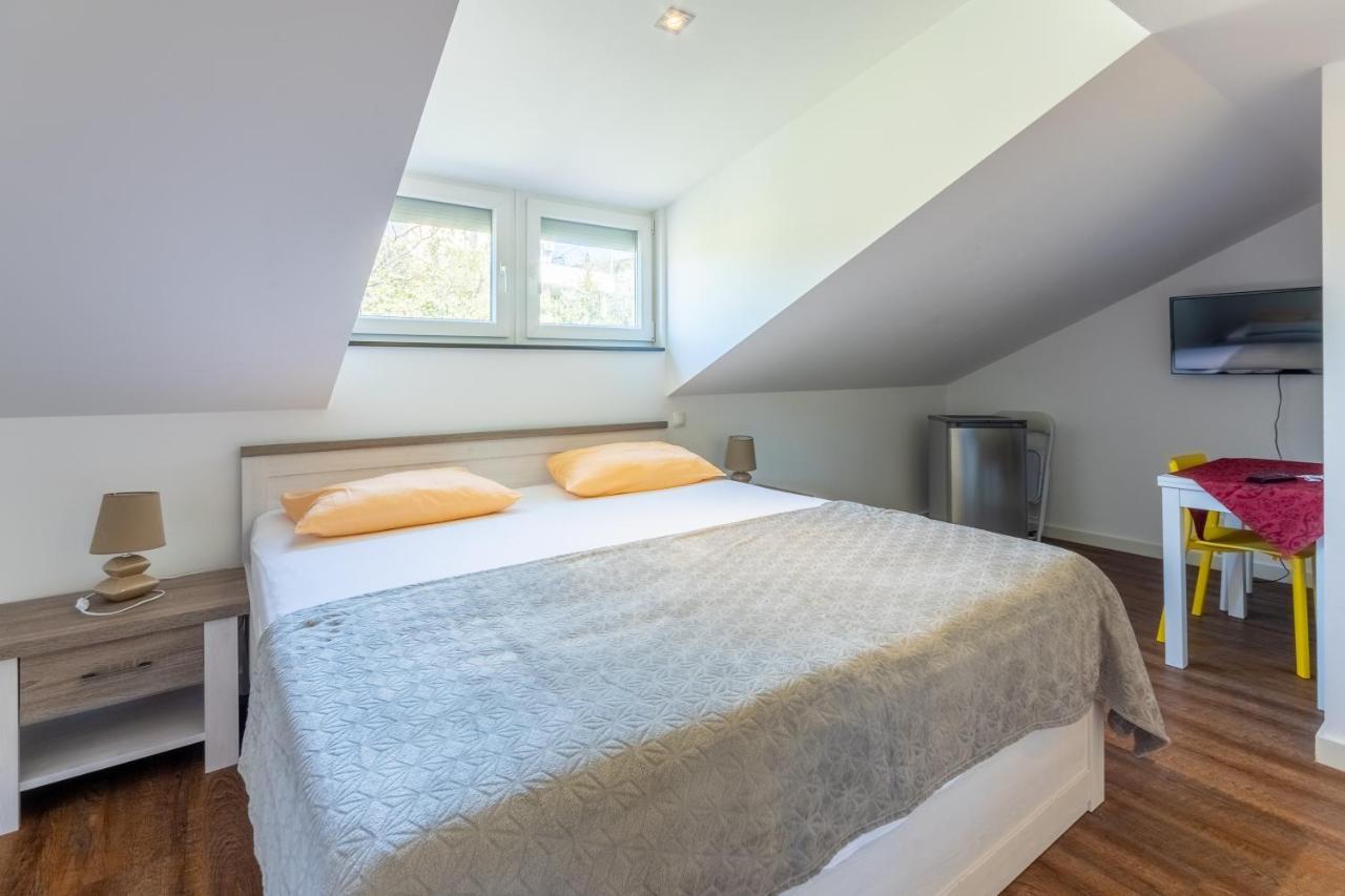 Rimac Apartment And Rooms Novi Vinodolski Buitenkant foto