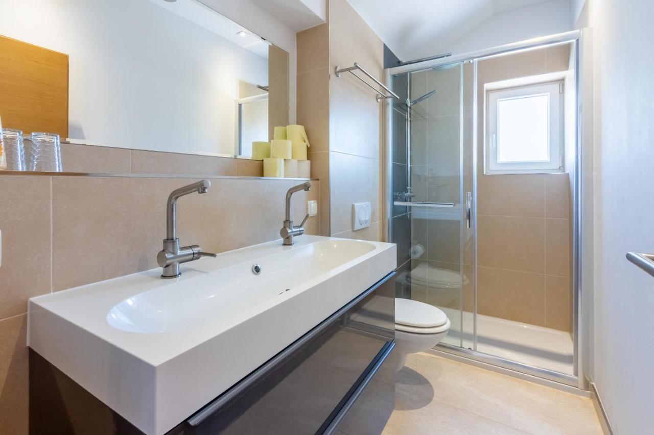 Rimac Apartment And Rooms Novi Vinodolski Buitenkant foto