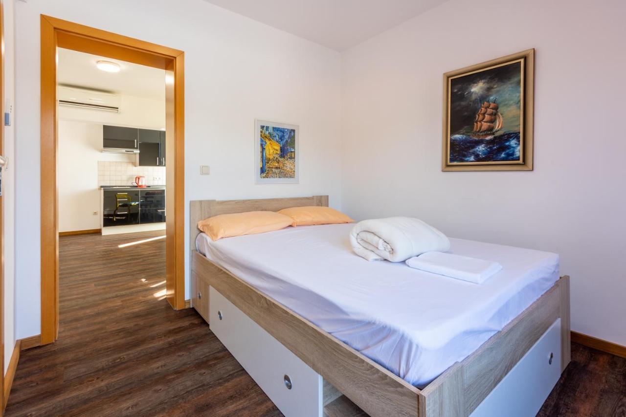 Rimac Apartment And Rooms Novi Vinodolski Buitenkant foto