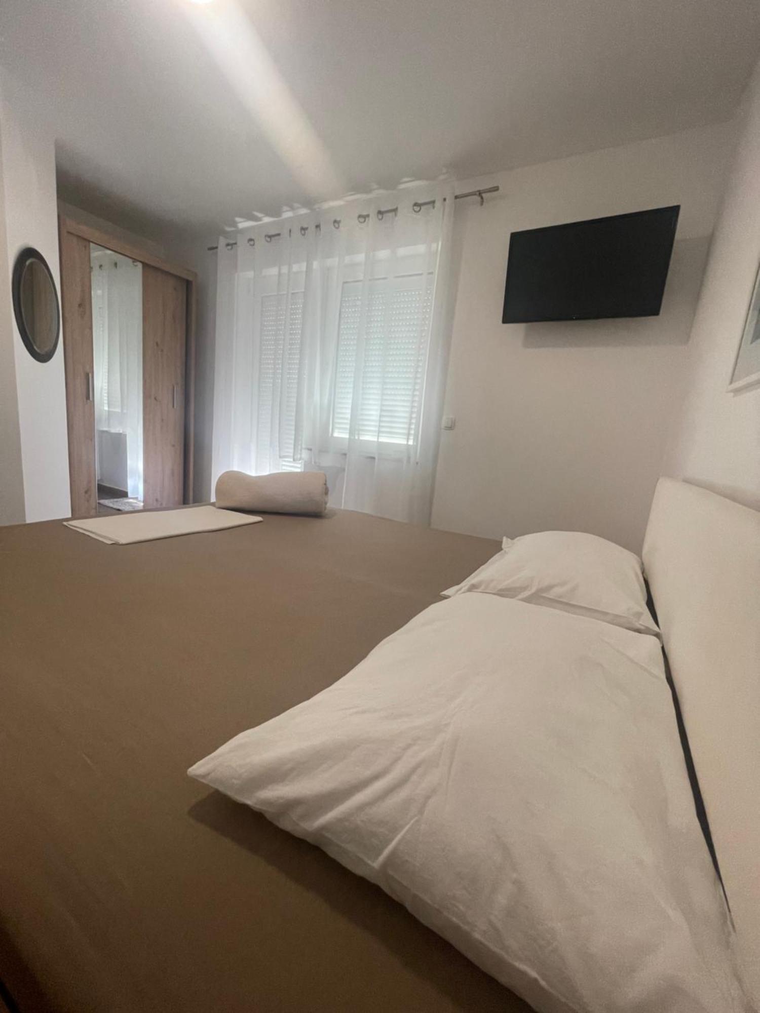 Rimac Apartment And Rooms Novi Vinodolski Buitenkant foto